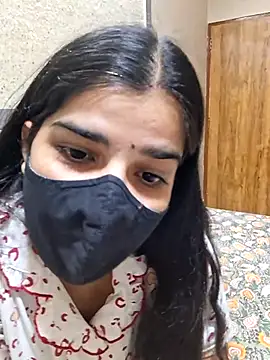 Snapshot of aaliya_bhattt chatting on July 2026 01:03:01 PM aaliya bhattt online show from July 2026 01:03:01 PM