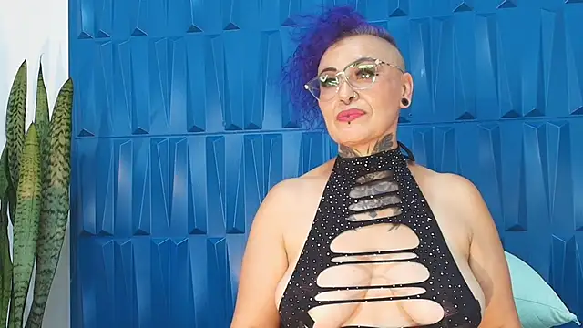 Snapshot of SandyyRose chatting on January 2025 05:02:01 PM SandyyRose online show from January 2025 05:02:01 PM