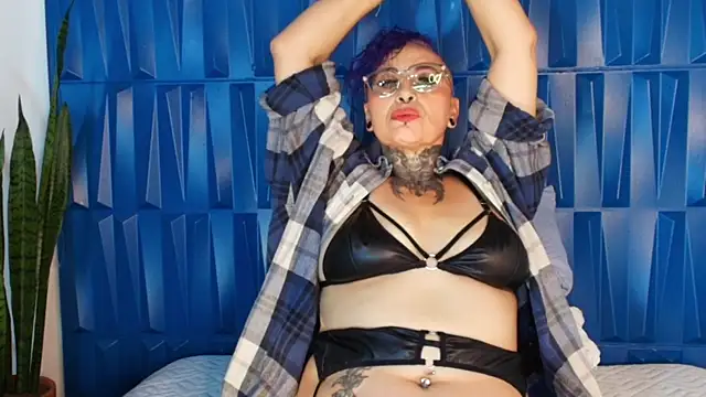 Snapshot of SandyyRose chatting on February 2025 04:44:01 PM SandyyRose online show from February 2025 04:44:01 PM