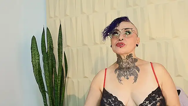 Snapshot of SandyyRose chatting on March 2025 06:05:02 PM SandyyRose online show from March 2025 06:05:02 PM