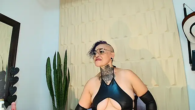 Snapshot of SandyyRose chatting on March 2025 11:25:02 AM SandyyRose online show from March 2025 11:25:02 AM