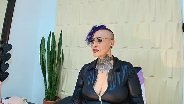 Snapshot of SandyyRose chatting on March 2025 12:22:01 PM SandyyRose online show from March 2025 12:22:01 PM