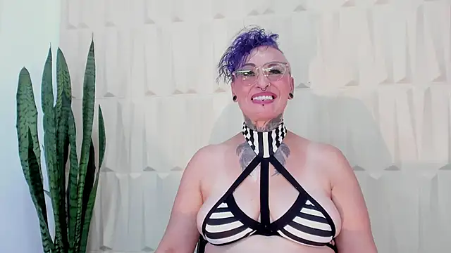 Snapshot of SandyyRose chatting on March 2025 09:34:01 PM SandyyRose online show from March 2025 09:34:01 PM