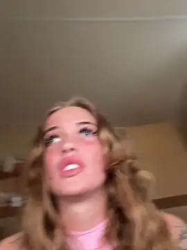 cydneyxox online show from April 2026 05:18:01 PM