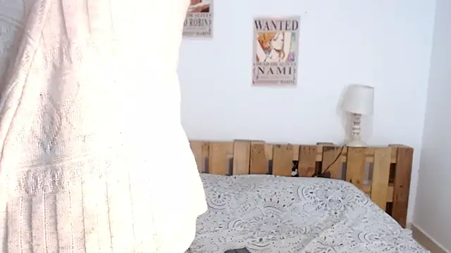 Snapshot of EvaHalsey chatting on December 2024 07:32:02 PM EvaHalsey online show from December 2024 07:32:02 PM