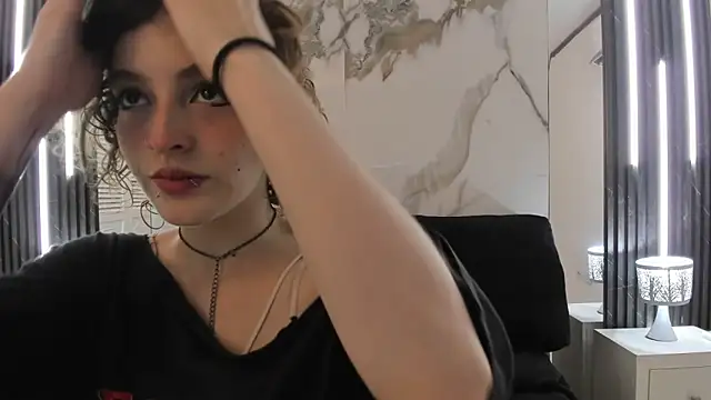 Snapshot of EvaHalsey chatting on September 2025 07:25:01 PM EvaHalsey online show from September 2025 07:25:01 PM