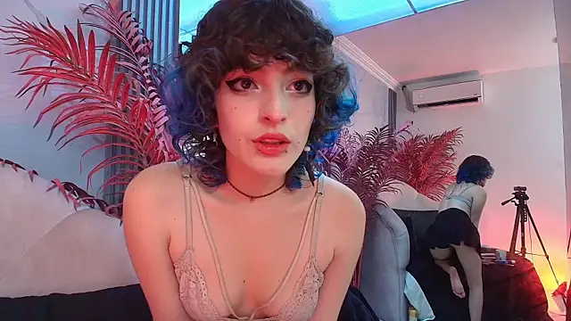 Snapshot of EvaHalsey chatting on November 2025 07:36:02 PM EvaHalsey online show from November 2025 07:36:02 PM