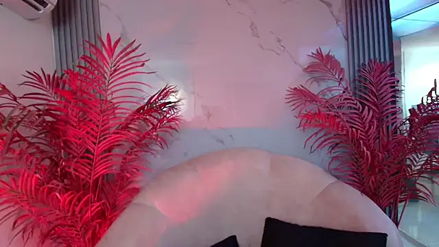 Snapshot of EvaHalsey chatting on December 2025 08:29:01 PM EvaHalsey online show from December 2025 08:29:01 PM