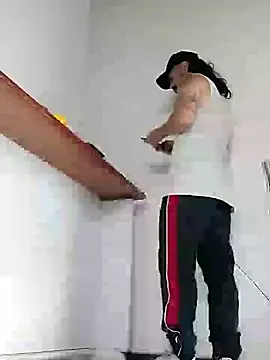 AndresSmith   online show from January 2025 04:48:02 PM