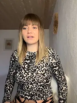 Snapshot of Milla__one chatting on December 2024 08:05:01 AM Milla one online show from December 2024 08:05:01 AM