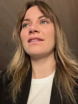 Snapshot of Milla__one chatting on December 2024 07:52:02 AM Milla one online show from December 2024 07:52:02 AM