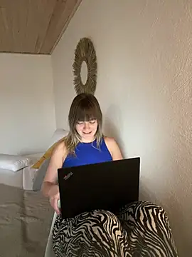 Snapshot of Milla__one chatting on December 2024 01:19:02 PM Milla one online show from December 2024 01:19:02 PM