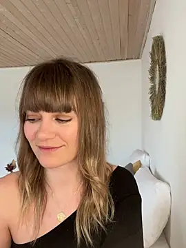 Snapshot of Milla__one chatting on January 2025 12:35:01 PM Milla one online show from January 2025 12:35:01 PM