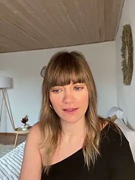 Snapshot of Milla__one chatting on January 2025 11:11:02 AM Milla one online show from January 2025 11:11:02 AM