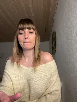 Snapshot of Milla__one chatting on February 2025 01:10:02 PM Milla one online show from February 2025 01:10:02 PM