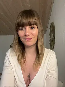 Snapshot of Milla__one chatting on February 2025 11:32:02 AM Milla one online show from February 2025 11:32:02 AM