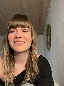 Snapshot of Milla__one chatting on February 2025 11:28:02 AM Milla one online show from February 2025 11:28:02 AM