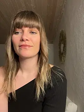 Snapshot of Milla__one chatting on February 2025 04:39:02 PM Milla one online show from February 2025 04:39:02 PM