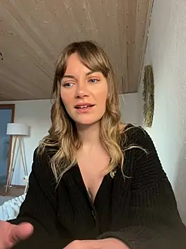 Snapshot of Milla__one chatting on February 2025 04:26:02 PM Milla one online show from February 2025 04:26:02 PM