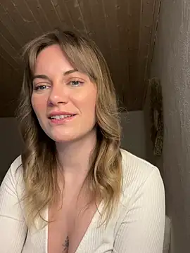 Snapshot of Milla__one chatting on February 2025 06:35:02 PM Milla one online show from February 2025 06:35:02 PM