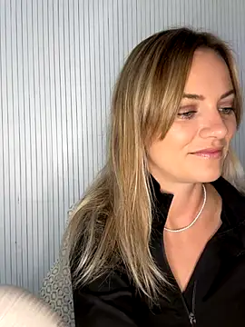 Snapshot of Milla__one chatting on September 2025 09:31:01 AM Milla one online show from September 2025 09:31:01 AM