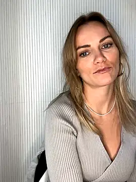 Snapshot of Milla__one chatting on September 2025 10:39:02 AM Milla one online show from September 2025 10:39:02 AM