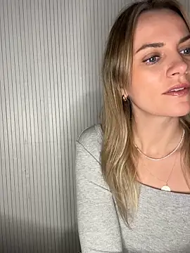 Snapshot of Milla__one chatting on October 2025 05:22:01 PM Milla one online show from October 2025 05:22:01 PM