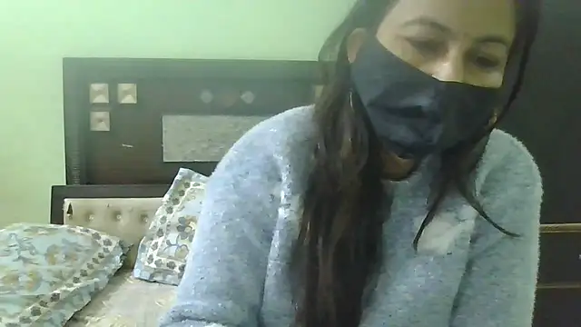 Snapshot of couplesuni chatting on December 2024 04:03:02 AM couplesuni online show from December 2024 04:03:02 AM