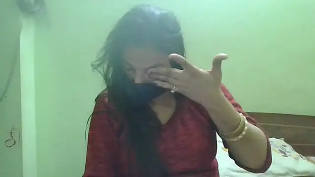 Snapshot of couplesuni chatting on December 2024 09:06:02 AM couplesuni online show from December 2024 09:06:02 AM