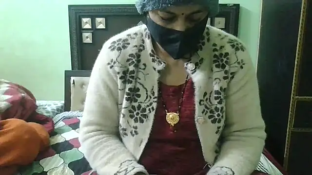 Snapshot of couplesuni chatting on December 2024 04:00:02 AM couplesuni online show from December 2024 04:00:02 AM