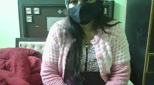 Snapshot of couplesuni chatting on December 2024 07:00:02 PM couplesuni online show from December 2024 07:00:02 PM