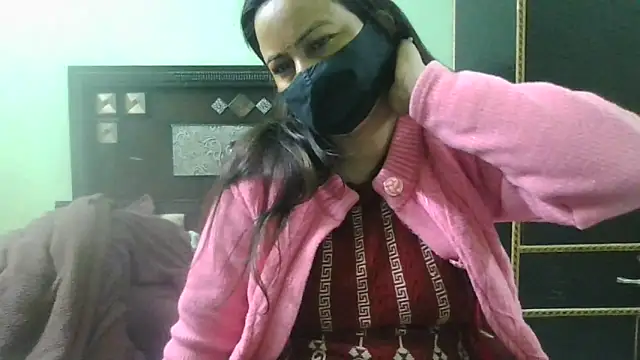 Snapshot of couplesuni chatting on January 2025 04:06:02 AM couplesuni online show from January 2025 04:06:02 AM