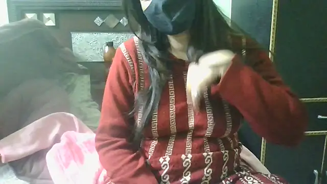 Snapshot of couplesuni chatting on January 2025 11:06:01 AM couplesuni online show from January 2025 11:06:01 AM