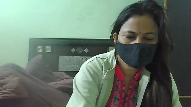 Snapshot of couplesuni chatting on January 2025 03:48:02 AM couplesuni online show from January 2025 03:48:02 AM