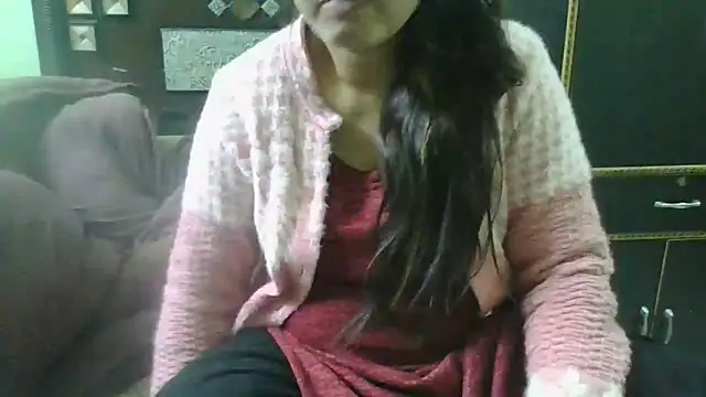 Snapshot of couplesuni chatting on January 2025 04:08:01 AM couplesuni online show from January 2025 04:08:01 AM