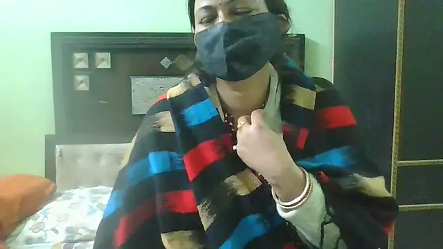 Snapshot of couplesuni chatting on February 2025 10:50:02 AM couplesuni online show from February 2025 10:50:02 AM