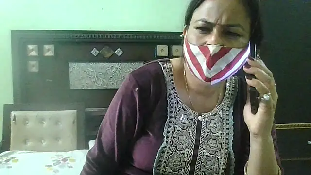 Snapshot of couplesuni chatting on February 2025 11:07:02 AM couplesuni online show from February 2025 11:07:02 AM