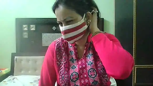 Snapshot of couplesuni chatting on February 2025 05:48:01 AM couplesuni online show from February 2025 05:48:01 AM