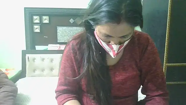 Snapshot of couplesuni chatting on February 2025 10:28:02 AM couplesuni online show from February 2025 10:28:02 AM