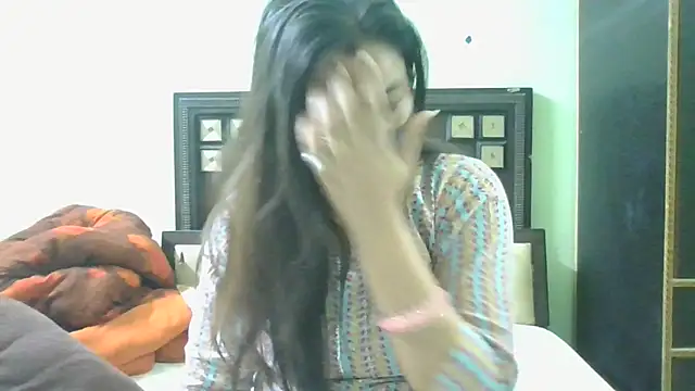 Snapshot of couplesuni chatting on March 2025 05:33:02 AM couplesuni online show from March 2025 05:33:02 AM