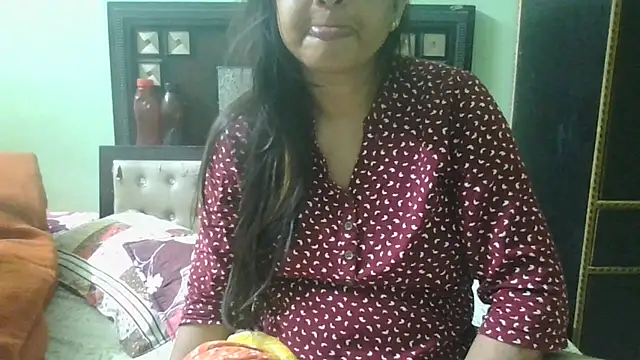 Snapshot of couplesuni chatting on March 2025 06:53:01 AM couplesuni online show from March 2025 06:53:01 AM