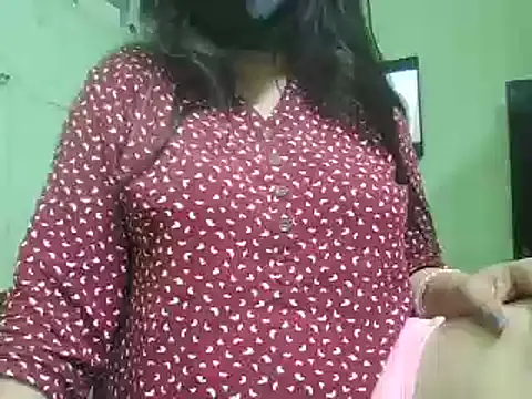 Snapshot of couplesuni chatting on March 2025 04:47:02 AM couplesuni online show from March 2025 04:47:02 AM