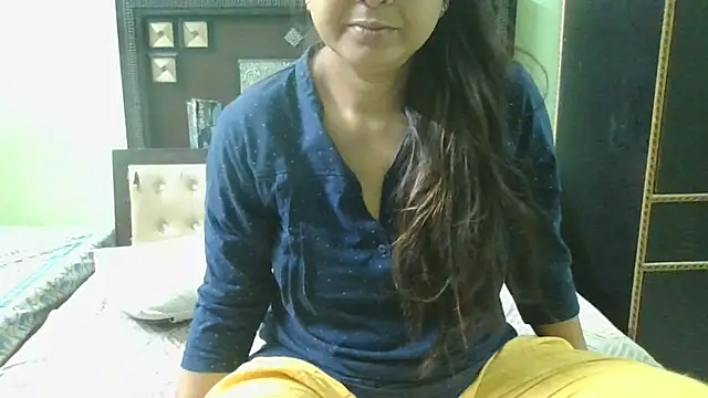 Snapshot of couplesuni chatting on March 2025 03:56:02 AM couplesuni online show from March 2025 03:56:02 AM