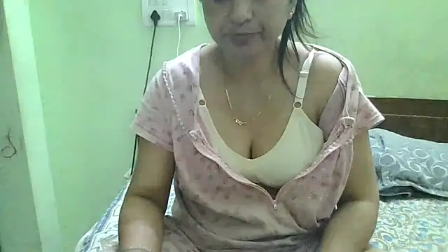 Snapshot of couplesuni chatting on March 2025 01:12:02 PM couplesuni online show from March 2025 01:12:02 PM