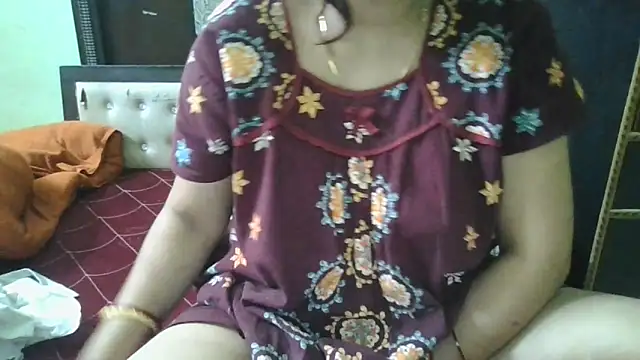 Snapshot of couplesuni chatting on October 2025 09:18:01 AM couplesuni online show from October 2025 09:18:01 AM