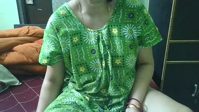 Snapshot of couplesuni chatting on October 2025 03:04:01 AM couplesuni online show from October 2025 03:04:01 AM