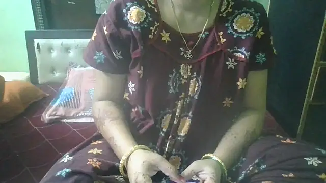 Snapshot of couplesuni chatting on October 2025 03:39:02 AM couplesuni online show from October 2025 03:39:02 AM