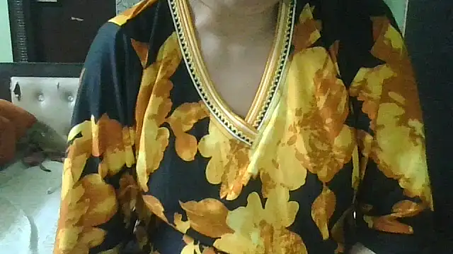 Snapshot of couplesuni chatting on October 2025 03:10:02 AM couplesuni online show from October 2025 03:10:02 AM