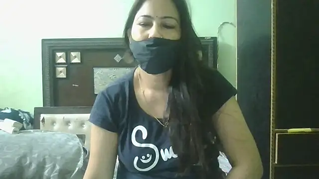 Snapshot of couplesuni chatting on April 2026 01:33:01 AM couplesuni online show from April 2026 01:33:01 AM