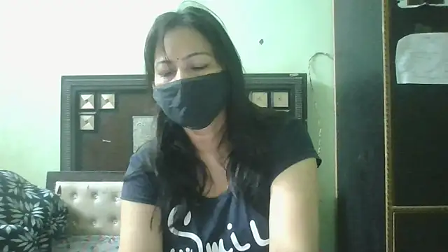 Snapshot of couplesuni chatting on April 2026 02:47:01 AM couplesuni online show from April 2026 02:47:01 AM